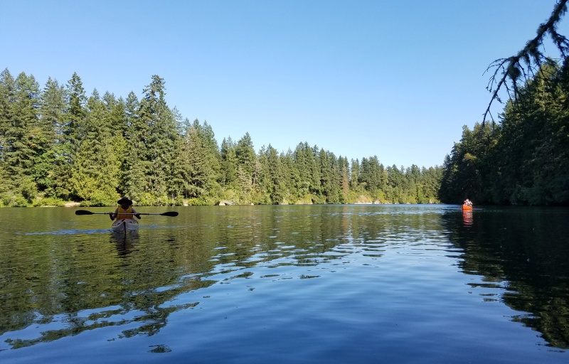 A beautiful blue sky over Estacada Lake