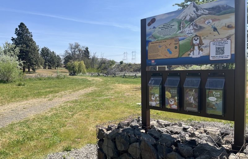 Hess TRACK Trail trailhead kiosk