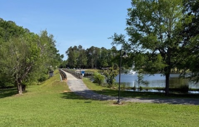 10 Govs Trail to Slade Lake