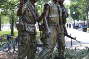 Three Soldiers Memorial statue
