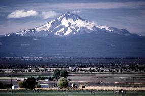 View of Mount Jefferson