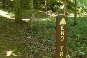 Post showing the direction to Eno Trace