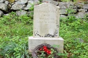 Lemuel F. Fox gravestone